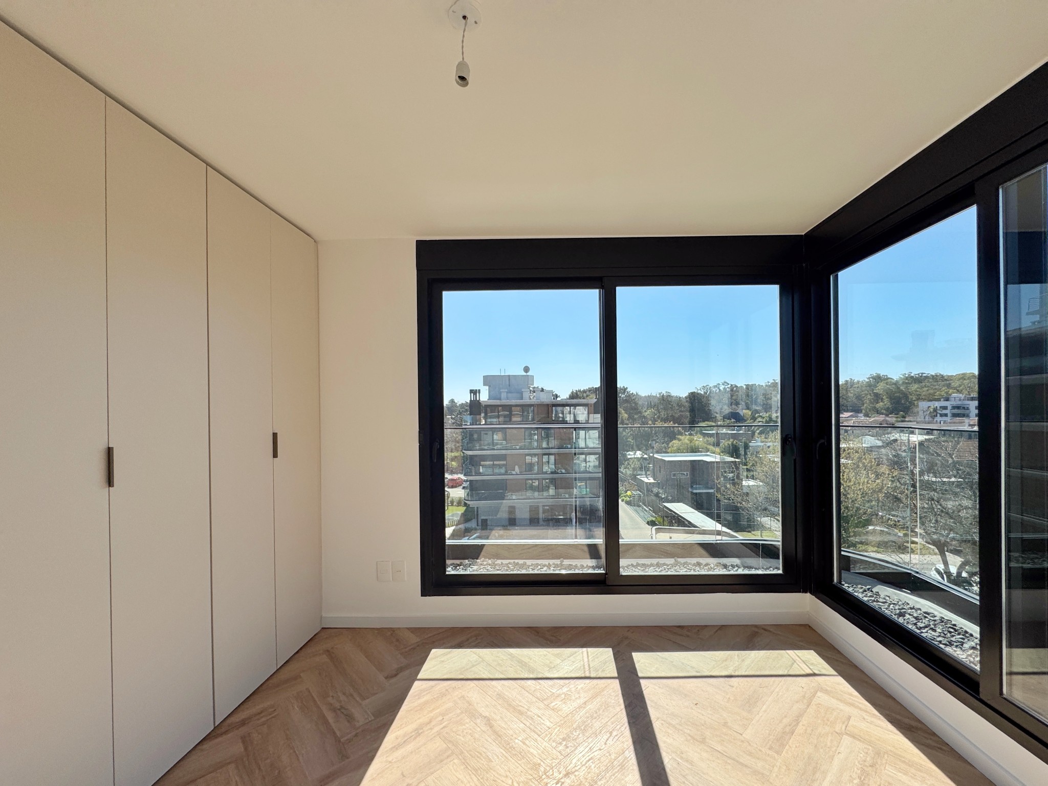 Apartamento De 2 Dormitorios En Alquiler - Unidad 402A - Costanera Village · Foto 12