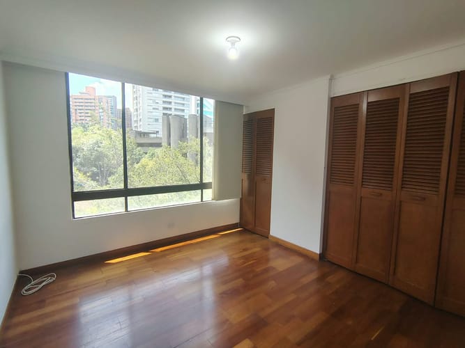 Apartamento de 3 alcobas en arriendo en El Poblado, Medellín, 157 m² · foto 15 de 19