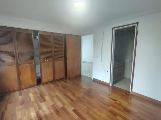Apartamento de 3 alcobas en arriendo en El Poblado, Medellín, 157 m² · foto 17 de 19