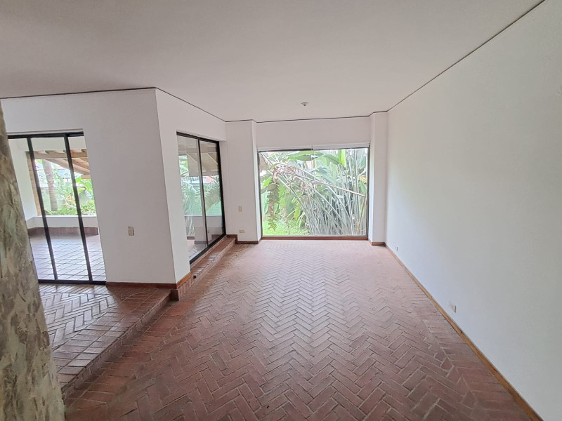 Casa en arriendo en El Poblado, Medellín · foto 9 de 24