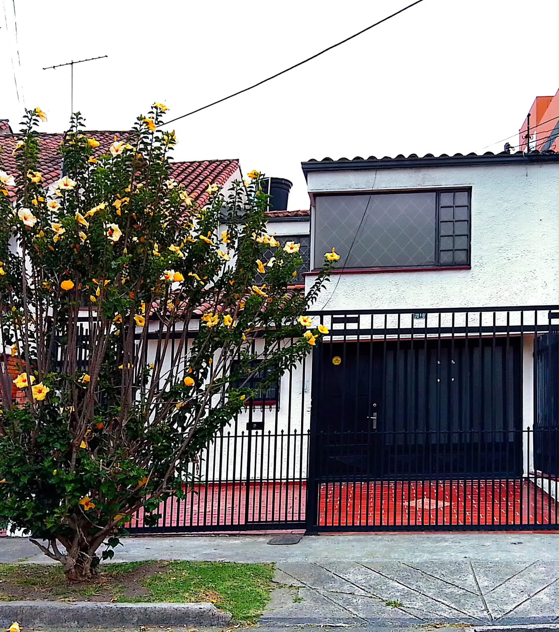Casa en venta en Niza, Bogotá · foto 2 de 24