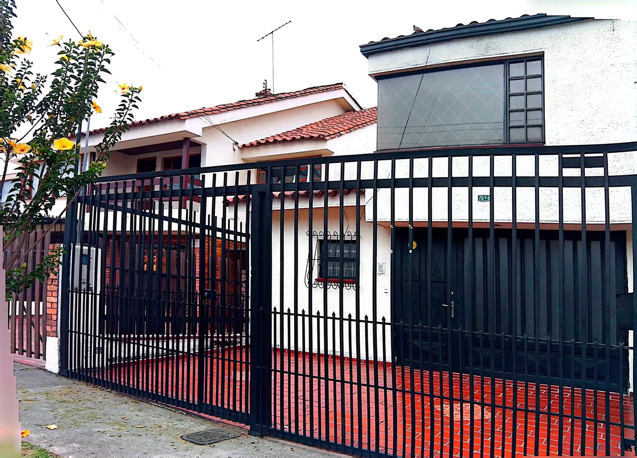 Casa en venta en Niza, Bogotá · foto 3 de 24