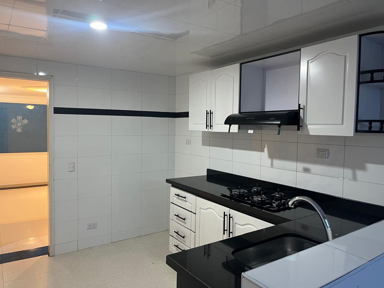 Casa en venta en Niza, Bogotá · foto 4 de 24