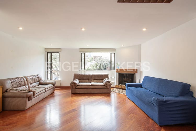 Apartamento de 3 alcobas en venta en Santa Ana, Bogotá, 198 m² · foto 2 de 19