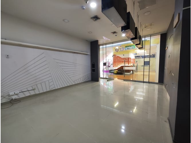 Local en venta en Perpetuo Socorro, Medellín, 54 m² · foto 3 de 9
