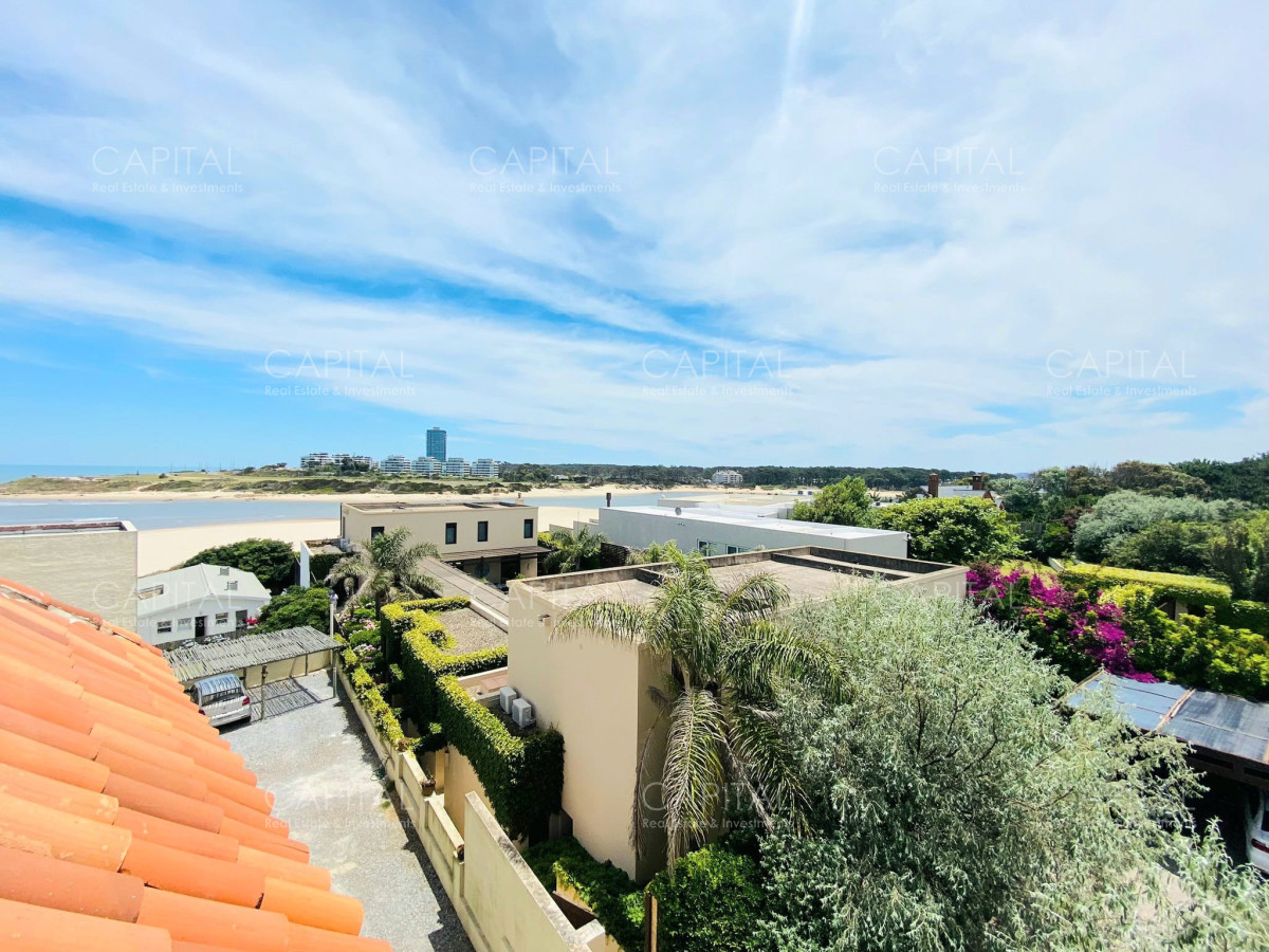 Apartamento de tres dormitorios metros de la Playa Desembocadura del Arroyo, La Barra en Alquiler · Foto 2