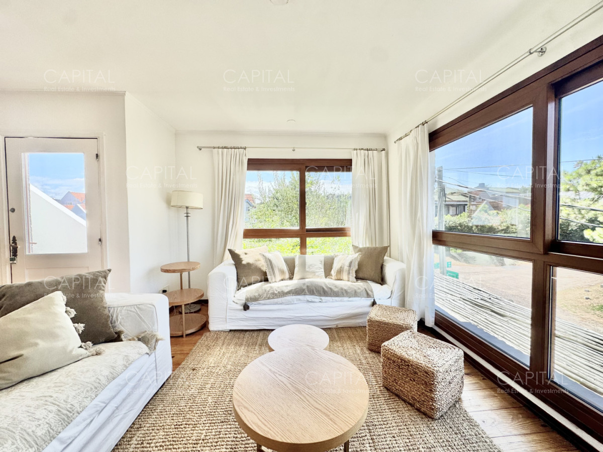 Apartamento de tres dormitorios metros de la Playa Desembocadura del Arroyo, La Barra en Alquiler · Foto 3