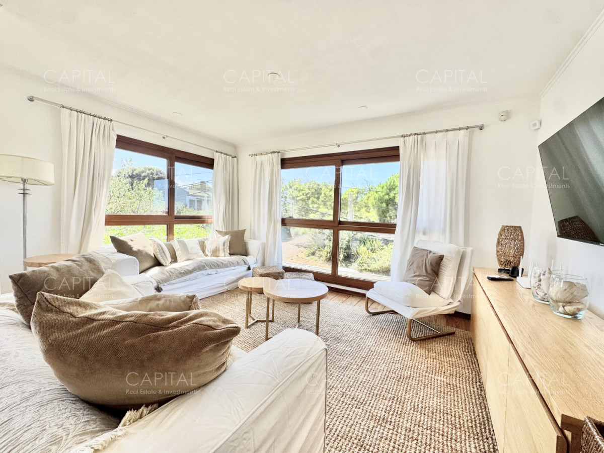 Apartamento de tres dormitorios metros de la Playa Desembocadura del Arroyo, La Barra en Alquiler · Foto 4