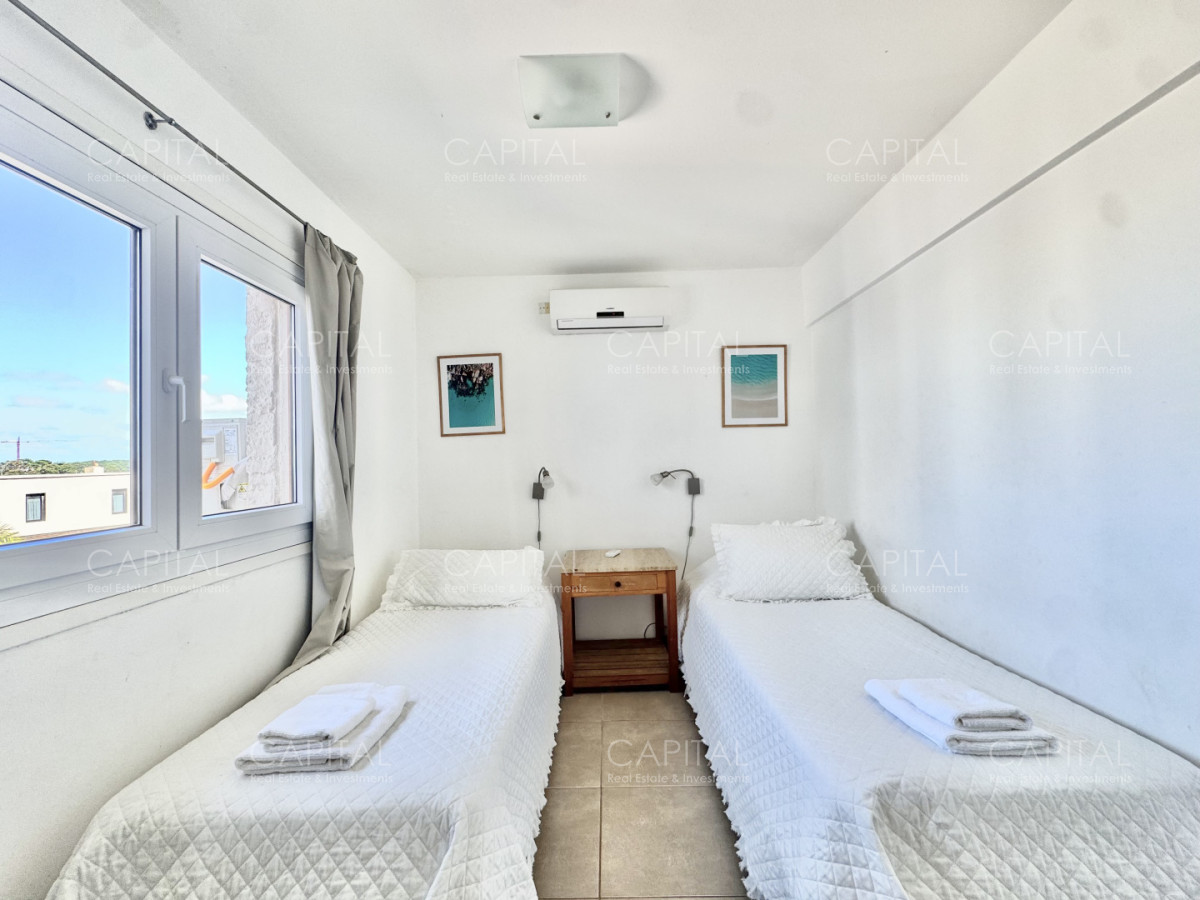 Apartamento de tres dormitorios metros de la Playa Desembocadura del Arroyo, La Barra en Alquiler · Foto 12
