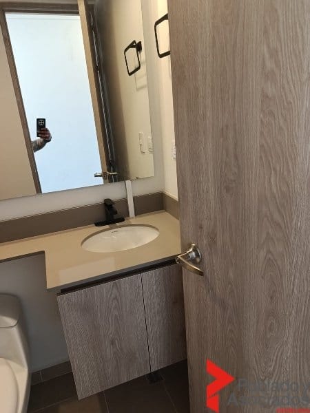 Apartamento en venta en El Poblado, Medellín · foto 12 de 23