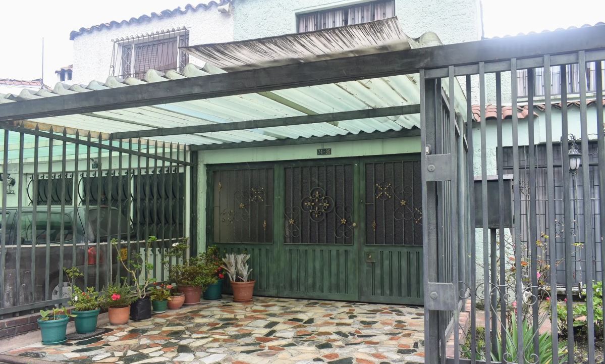 Casa en venta en Fontibon, Bogotá · foto 2 de 24