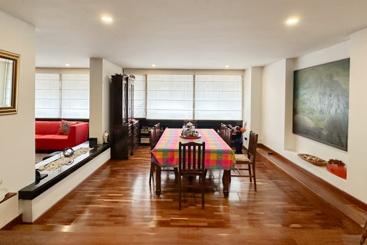 Apartamento de 3 alcobas en venta en Quinta Camacho, Bogotá, 258 m² · foto 5 de 22