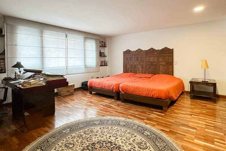 Apartamento de 3 alcobas en venta en Quinta Camacho, Bogotá, 258 m² · foto 12 de 22