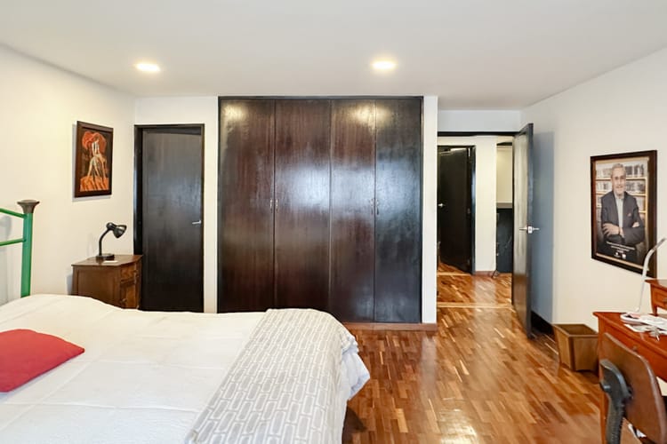 Apartamento de 3 alcobas en venta en Quinta Camacho, Bogotá, 258 m² · foto 17 de 22