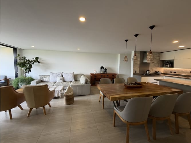 Apartamento de 3 alcobas en venta en La Pradera, Envigado, 182 m² · foto 4 de 24