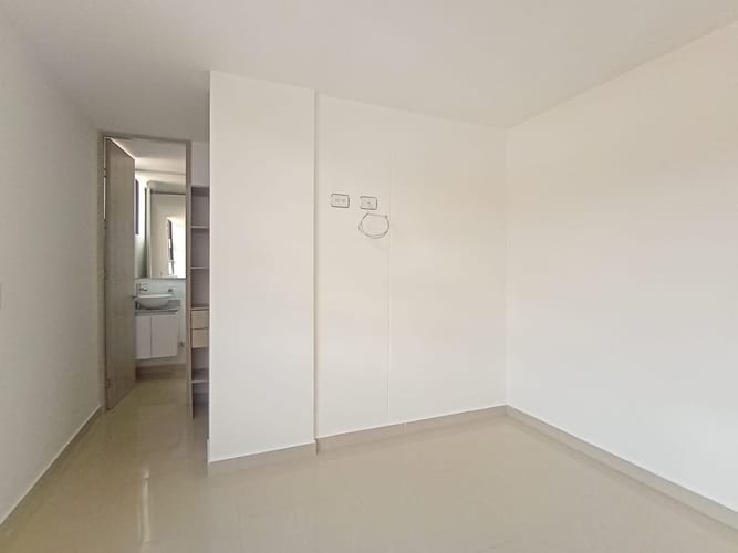 Apartamento de 3 alcobas en arriendo en La America, Medellín, 70 m² · foto 13 de 16