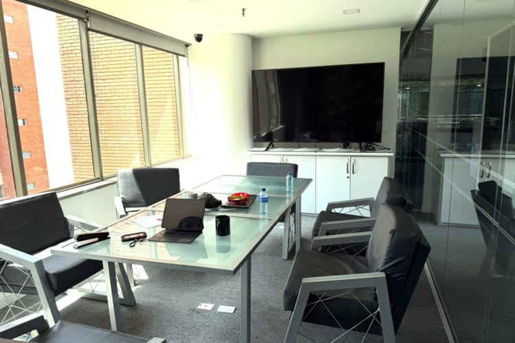 Oficina en venta en Castropol, Medellín, 223 m² · foto 5 de 16