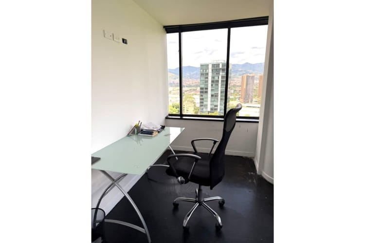 Oficina en venta en Castropol, Medellín, 223 m² · foto 12 de 16