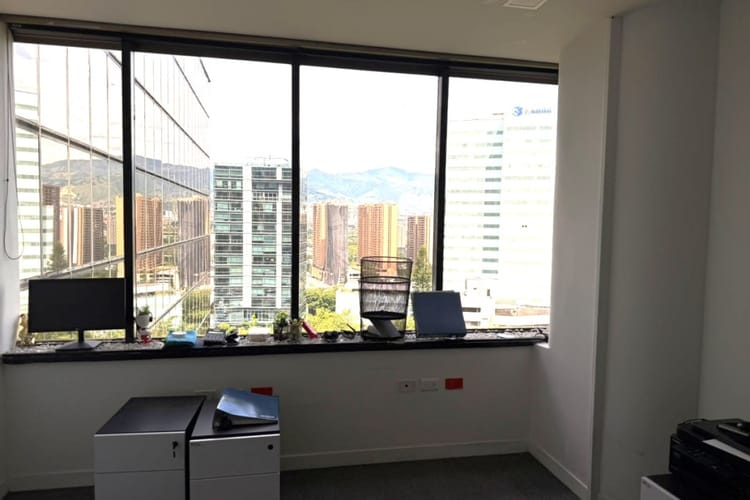 Oficina en venta en Castropol, Medellín, 223 m² · foto 13 de 16