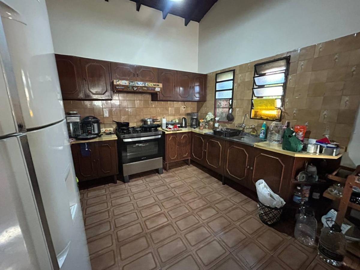 En venta casa en el corazón de Los Laureles - foto 4