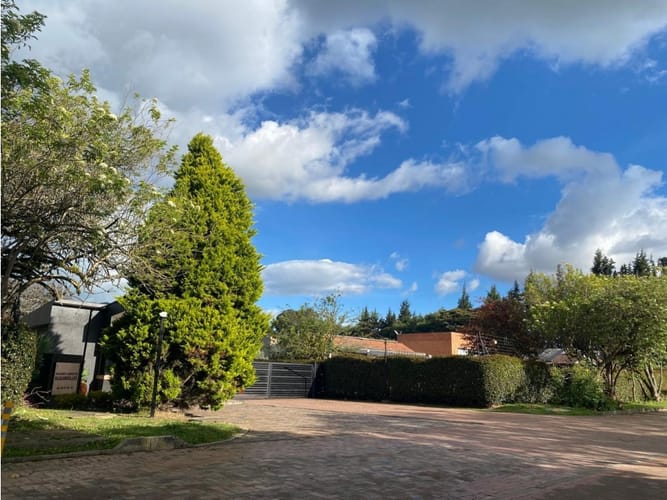 Lote en venta en Fusca, Chía, 1406 m² · foto 2 de 8