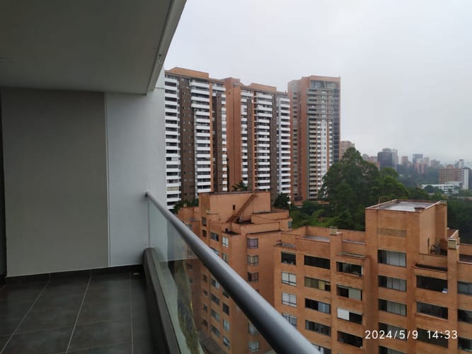 Apartamento en venta en El Poblado, Medellín · foto 2 de 14