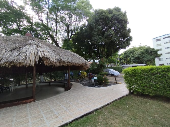 Apartamento de 4 alcobas en venta en El Refugio, Cali, 135 m² · foto 11 de 14