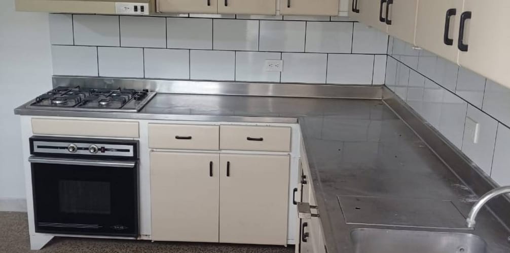 Apartamento de 2 alcobas en arriendo en Guayaquil, Medellín, 83 m² · foto 2 de 9