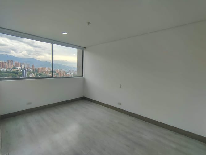 Apartamento de 3 alcobas en arriendo en El Poblado, Medellín, 137 m² · foto 9 de 18