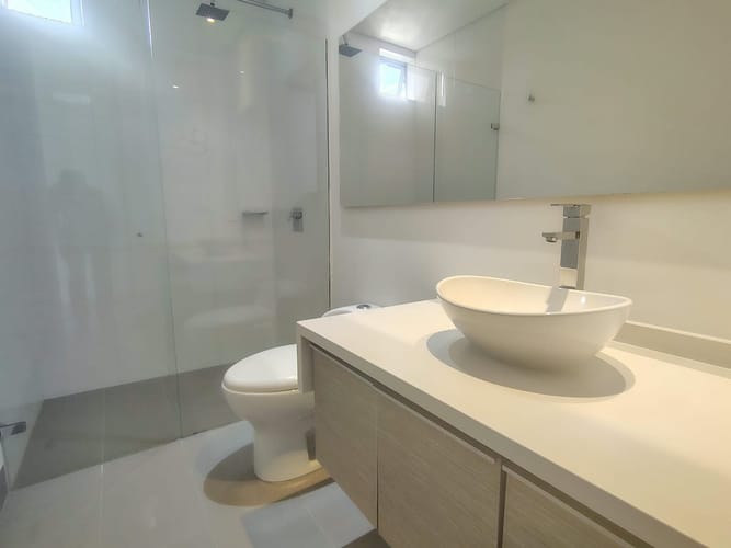 Apartamento de 3 alcobas en arriendo en El Poblado, Medellín, 137 m² · foto 18 de 18