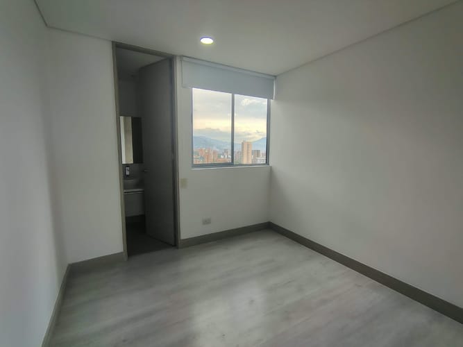 Apartamento de 3 alcobas en arriendo en El Poblado, Medellín, 137 m² · foto 11 de 18