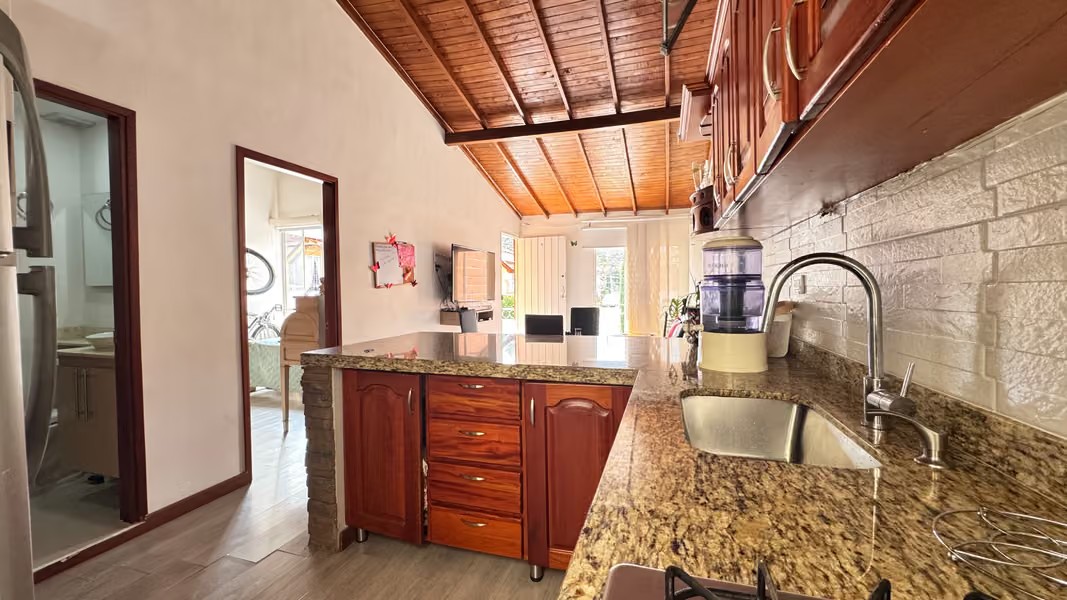Casa en venta en Suramérica, Itagüí · foto 13 de 14