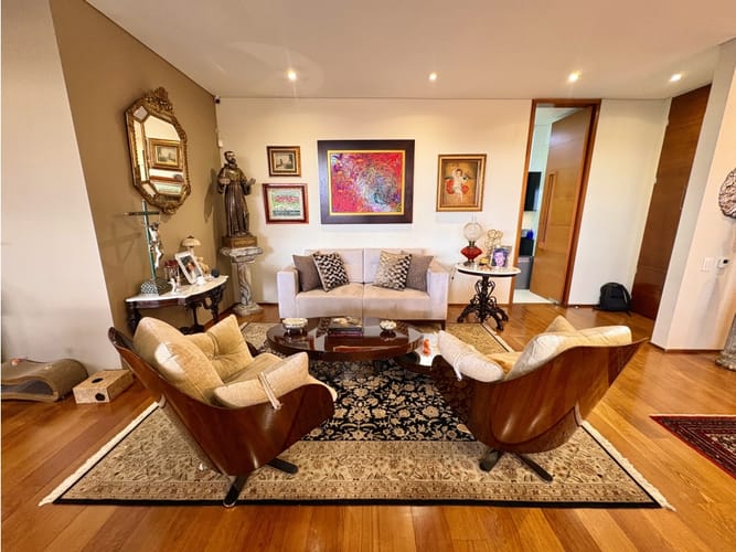 Apartamento de 3 alcobas en venta en Los Rosales, Bogotá, 402 m² · foto 2 de 24