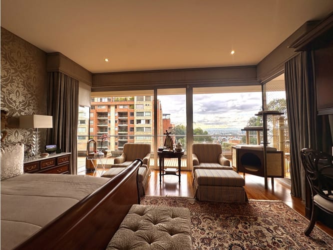 Apartamento de 3 alcobas en venta en Los Rosales, Bogotá, 402 m² · foto 6 de 24