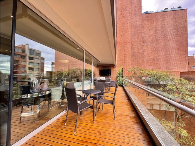 Apartamento de 3 alcobas en venta en Los Rosales, Bogotá, 402 m² · foto 8 de 24