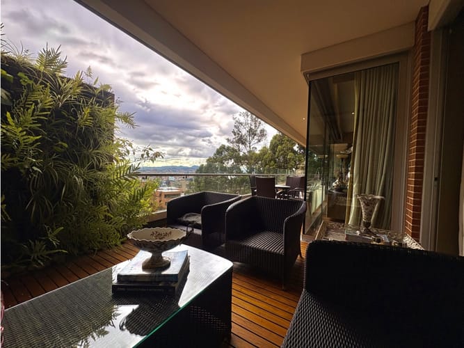 Apartamento de 3 alcobas en venta en Los Rosales, Bogotá, 402 m² · foto 10 de 24
