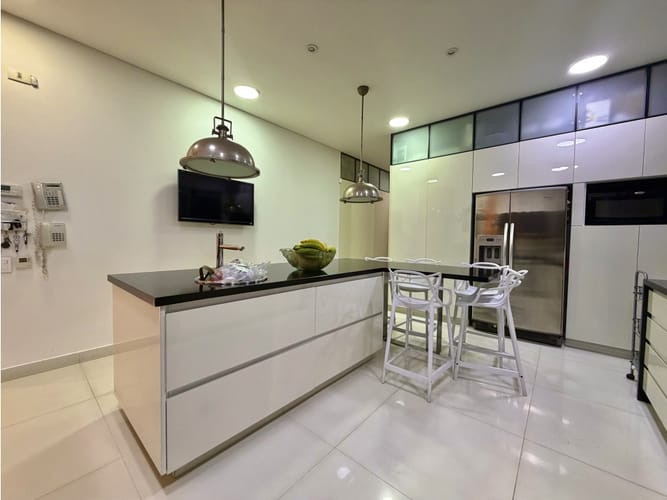 Apartamento de 3 alcobas en venta en Los Rosales, Bogotá, 402 m² · foto 12 de 24