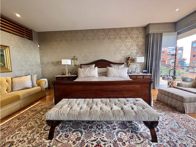 Apartamento de 3 alcobas en venta en Los Rosales, Bogotá, 402 m² · foto 14 de 24