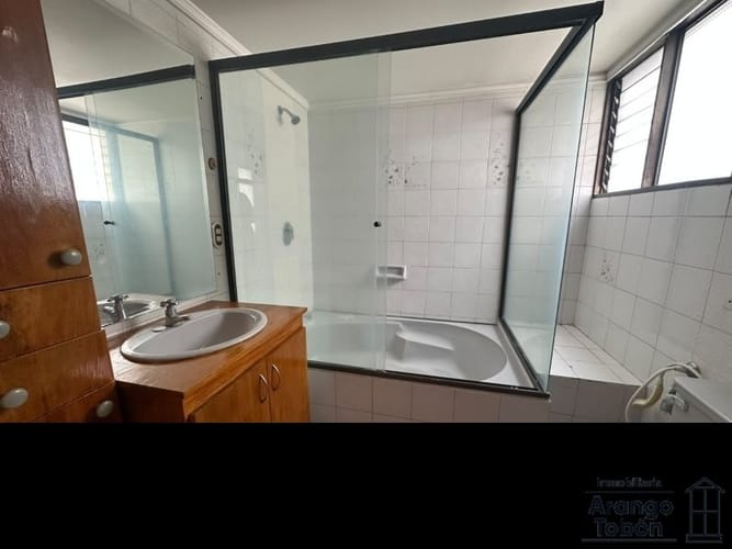 Apartamento de 4 alcobas en arriendo en San Joaquin, Medellín, 90 m² · foto 11 de 12