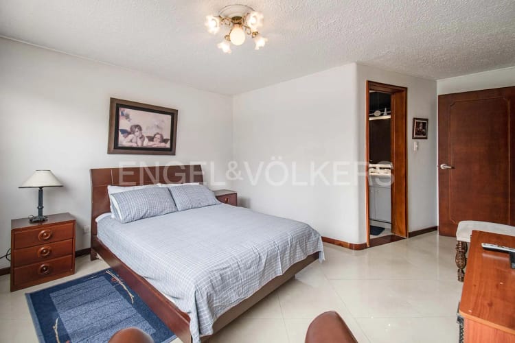 Apartamento de 3 alcobas en venta en Chicó Navarra, Bogotá, 204 m² · foto 17 de 19