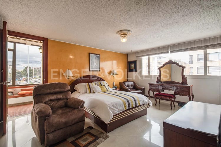 Apartamento de 3 alcobas en venta en Chicó Navarra, Bogotá, 204 m² · foto 12 de 19
