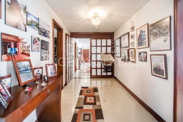 Apartamento de 3 alcobas en venta en Chicó Navarra, Bogotá, 204 m² · foto 11 de 19