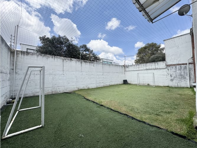 Casa de 3 alcobas en venta en Niza, Bogotá, 338 m² · foto 13 de 14