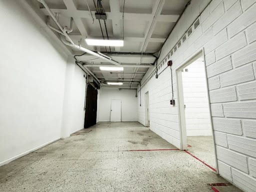 Bodega en arriendo en Las Vegas, Itagüí, 241 m² · foto 3 de 24