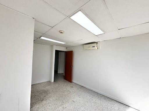 Bodega en arriendo en Las Vegas, Itagüí, 241 m² · foto 17 de 24