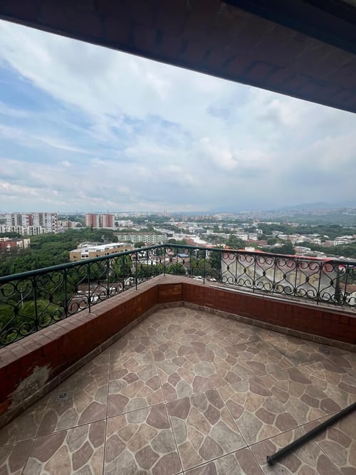 Apartamento de 4 alcobas en venta en Quintas De Don Simon, Cali, 168 m² · foto 12 de 24