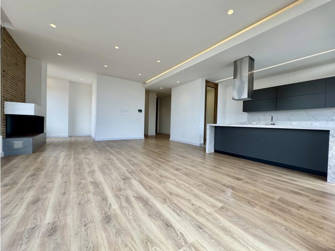 Apartamento de 3 alcobas en venta en Chico, Bogotá, 179 m² · foto 4 de 24
