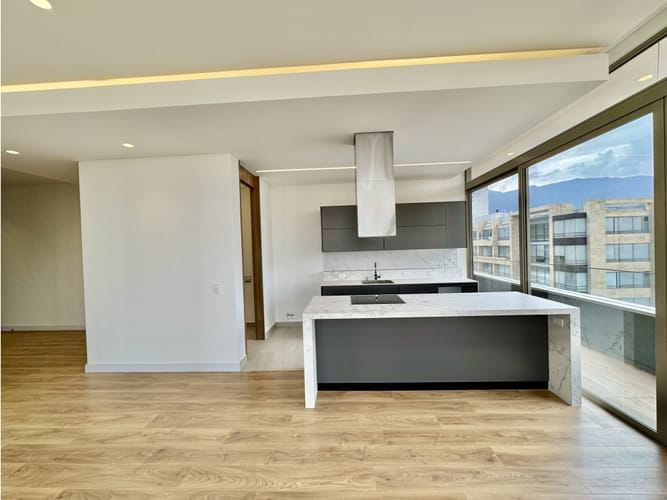 Apartamento de 3 alcobas en venta en Chico, Bogotá, 179 m² · foto 5 de 24