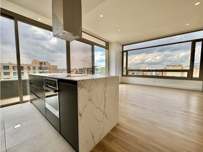 Apartamento de 3 alcobas en venta en Chico, Bogotá, 179 m² · foto 6 de 24