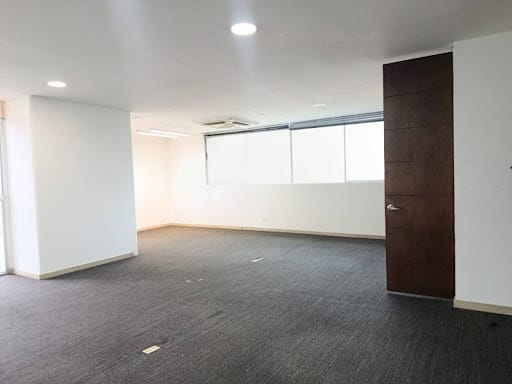 Oficina en arriendo en Milla De Oro, Medellín, 95 m² · foto 2 de 8